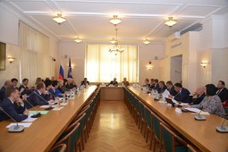Министр образования РФ обсудила проблемы с профильным комитетом Госдумы