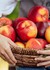 Какие витамины есть в яблоках и какая от них польза