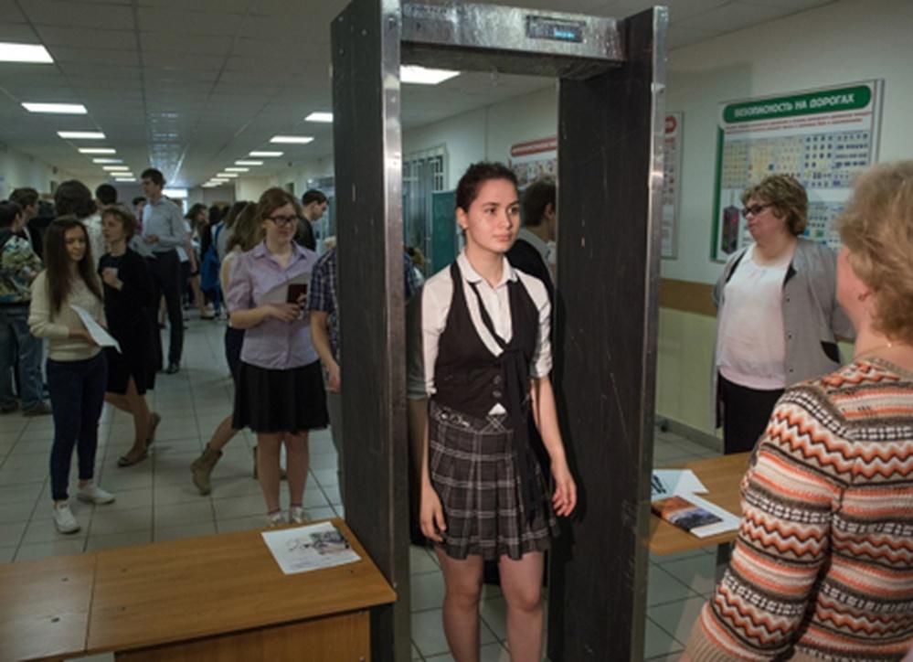 В Татарстане школьницу попросили снять ...
