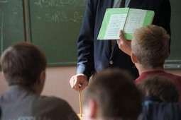 Оставшиеся без зарплаты забайкальские учителя перестали ходить в школу