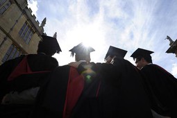 Россияне могут учиться в Оксфорде и Кембридже за счет государства