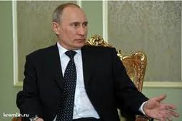 Владимир Путин считает правильным создание учебника по военной истории