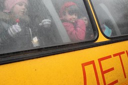 Школьные автобусы в Москве пустят на выделенные полосы