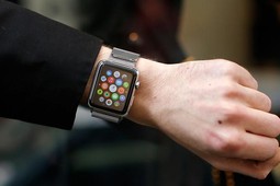 Рособрнадзор запретил приходить на ЕГЭ в Apple Watch