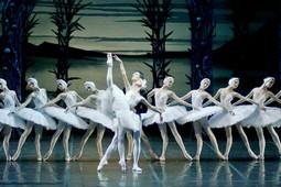 Большой театр провел самую массовую трансляцию балета в мире