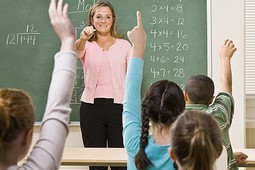 65% россиян не хотят, чтобы их дети стали учителями