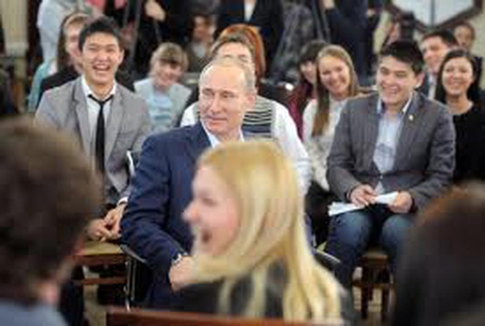 Президент РФ напомнил студентам, что ...