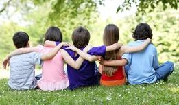 Как помочь ребенку находить новых друзей?